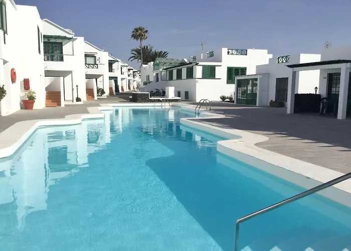 Relax & Pool Next To The Beach Apt
